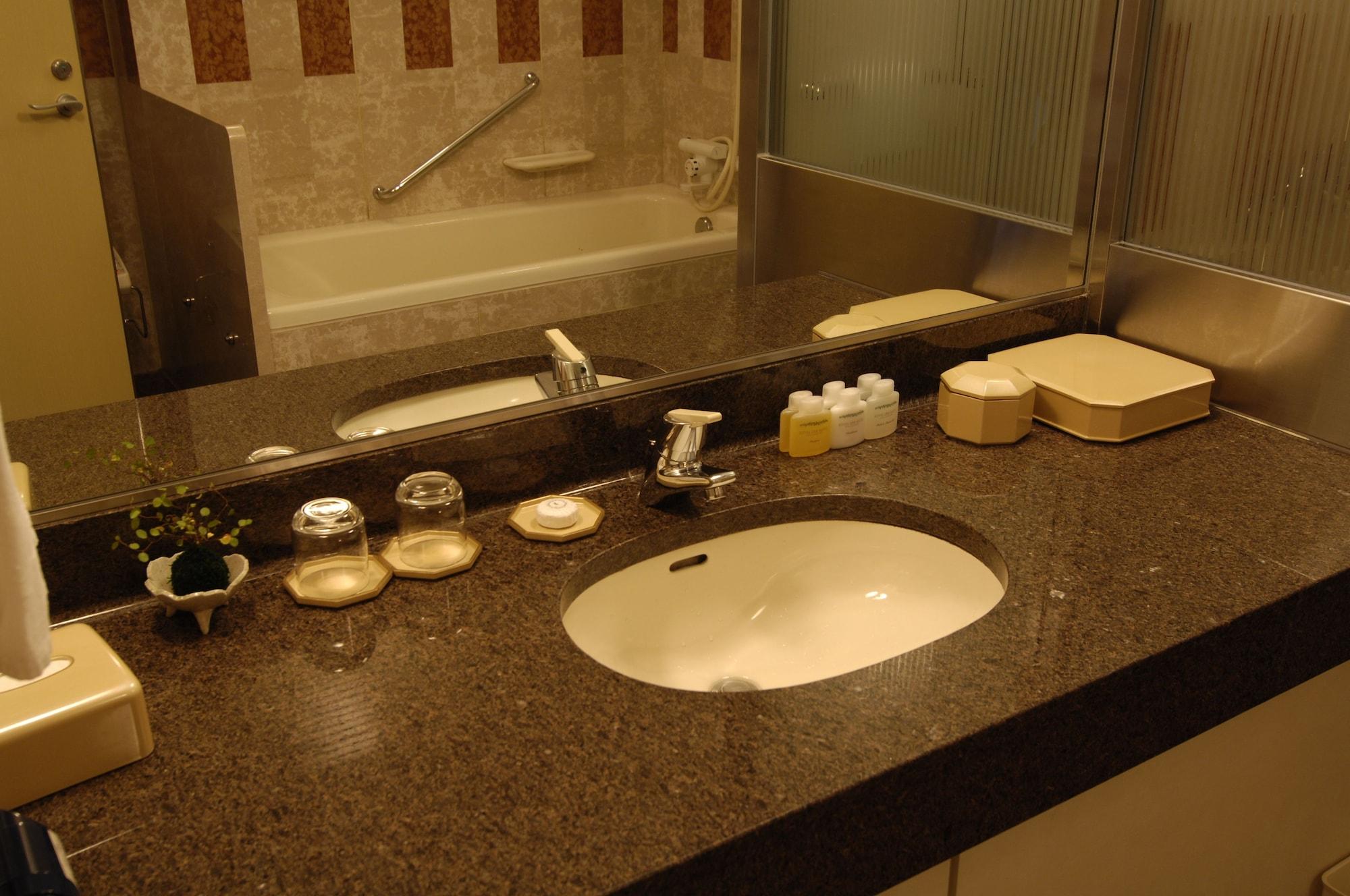 Royal Oak Hotel Spa & Gardens Otsu Esterno foto