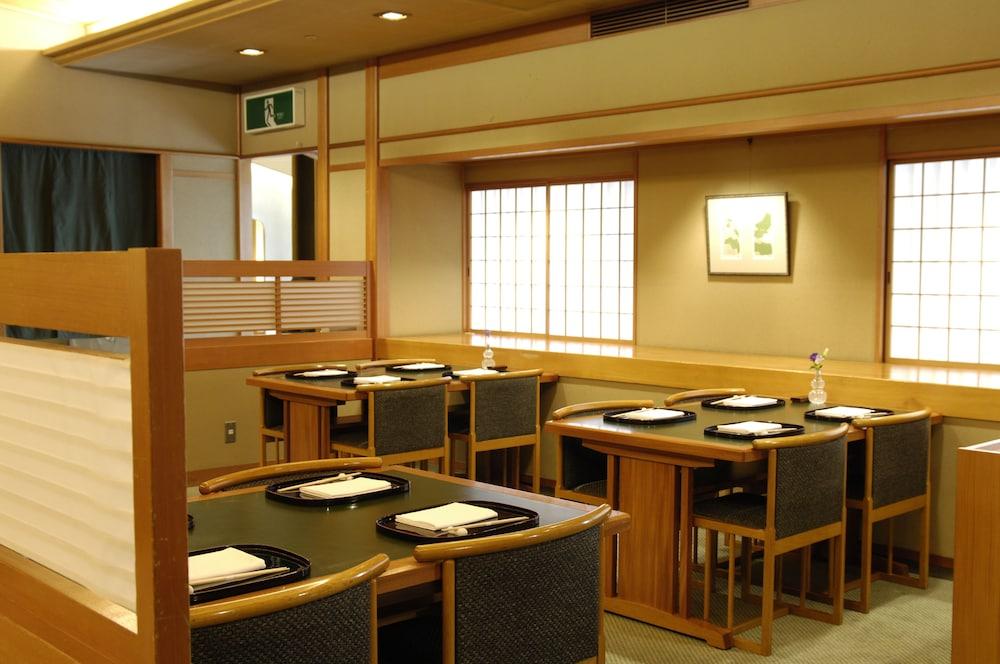 Royal Oak Hotel Spa & Gardens Otsu Esterno foto