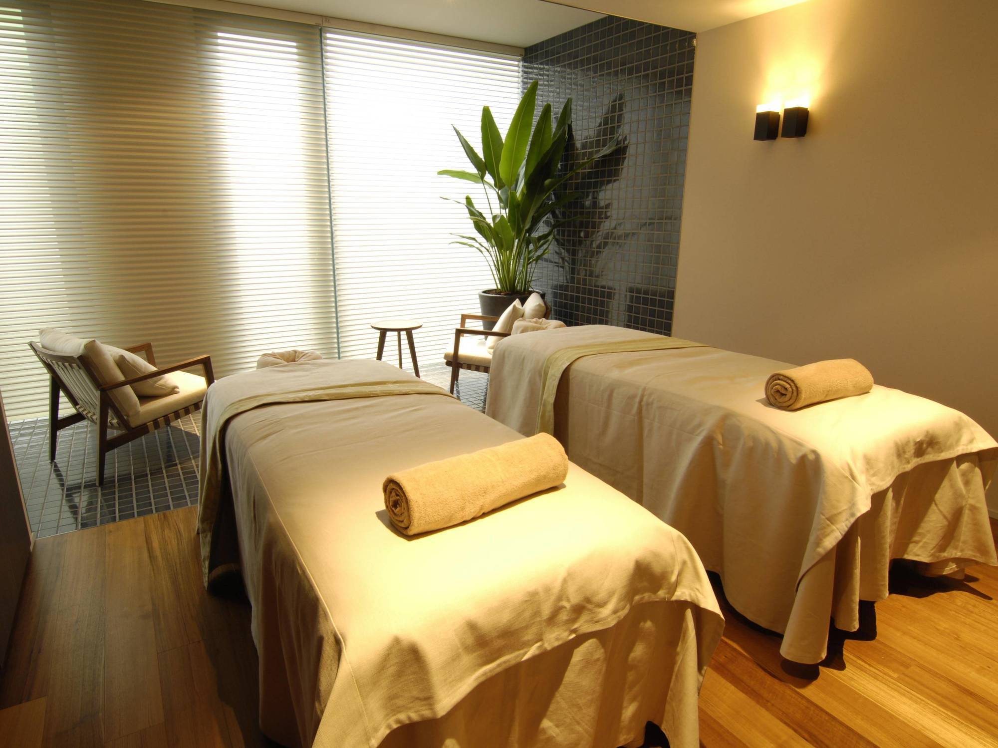 Royal Oak Hotel Spa & Gardens Otsu Esterno foto